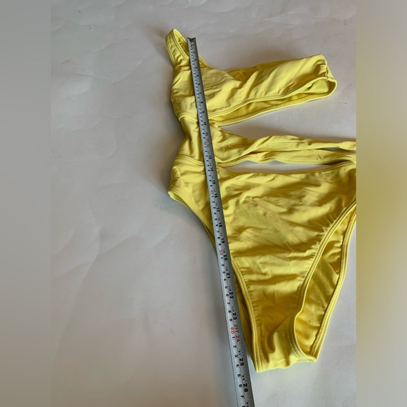 Abercrombie & Fitch one piece shoulder tie side swimsuit,  yellow size small - Picture 10 of 10
